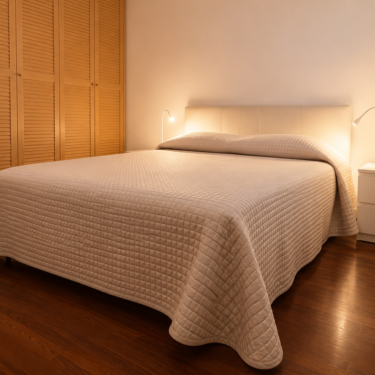 Camera da letto matrimoniale con dettagli raffinati