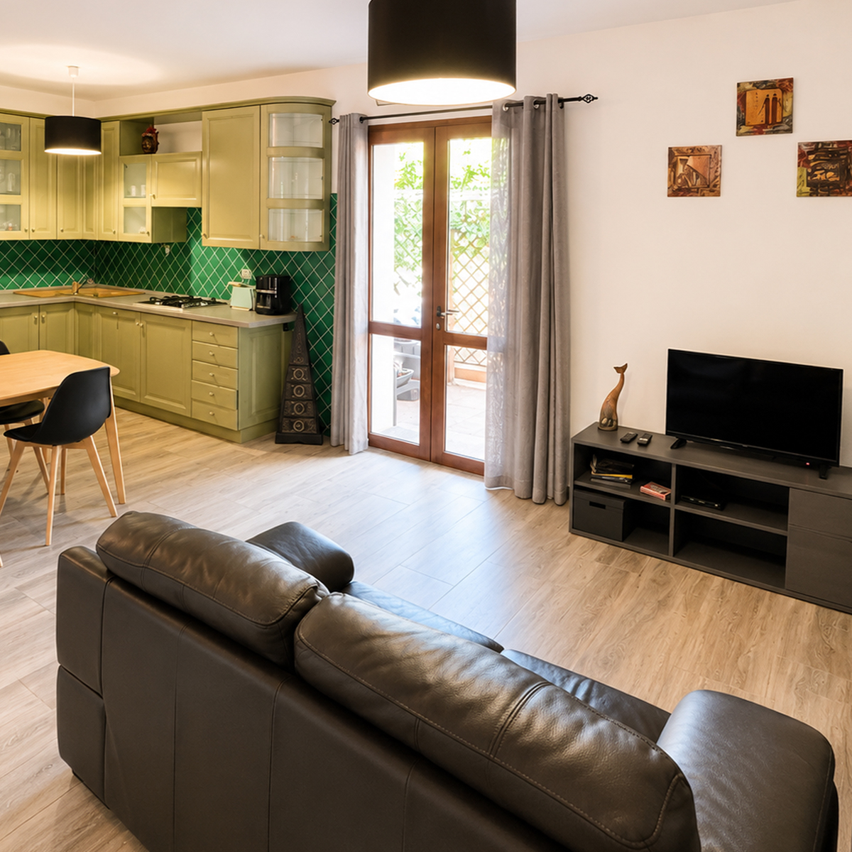 Ampia zona relax con accesso al cortile